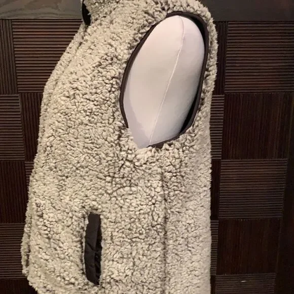 Francesca’s Harpers Heritage reversible vest - Picture 2 of 5